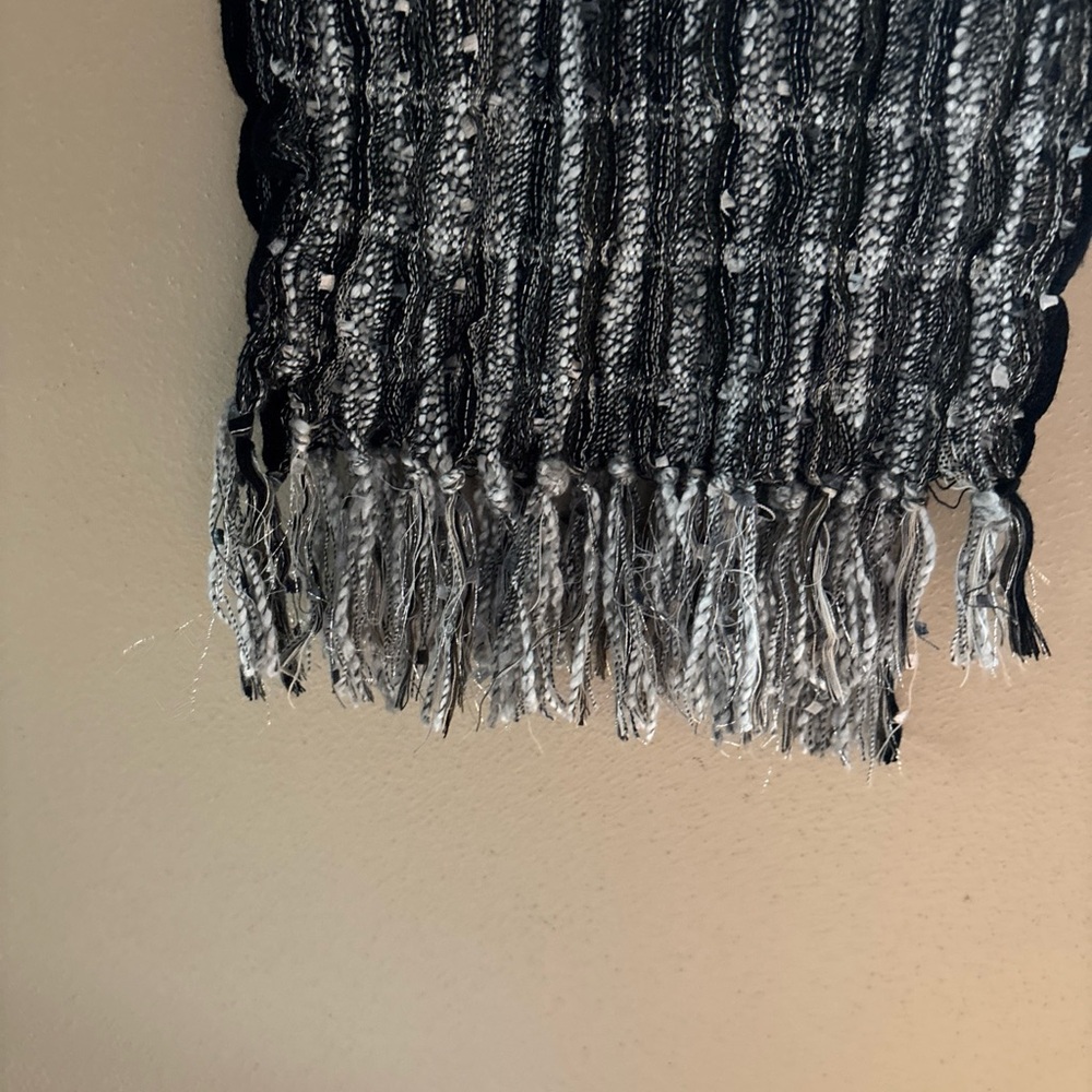 Source Unknown Black and White Woven Scarf